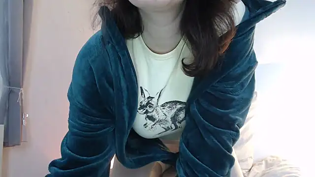 ocean eyess  online show from February 9, 2026, 1:04 pm