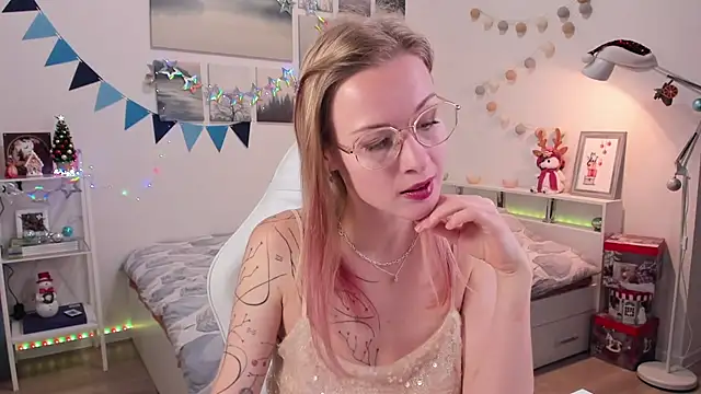 MissRightX online show from December 24, 2024, 6:50 pm