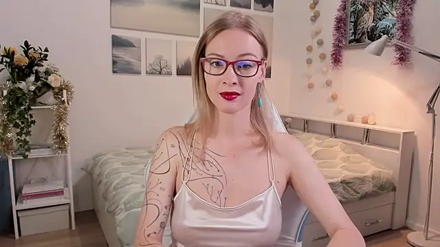 MissRightX online show from November 11, 2025, 9:09 am