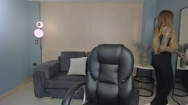 LexieWayne online show from December 28, 2024, 1:17 pm