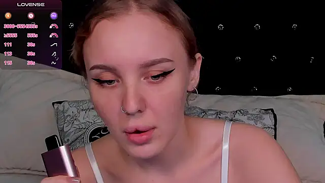 LianaFord online show from March 5, 2025, 7:06 pm