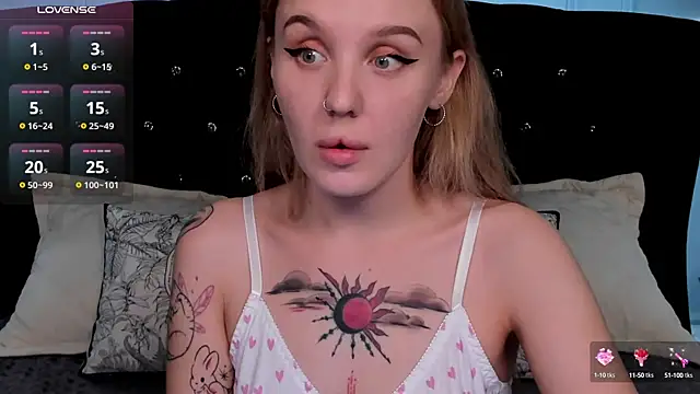 LianaFord online show from March 13, 2025, 6:12 pm