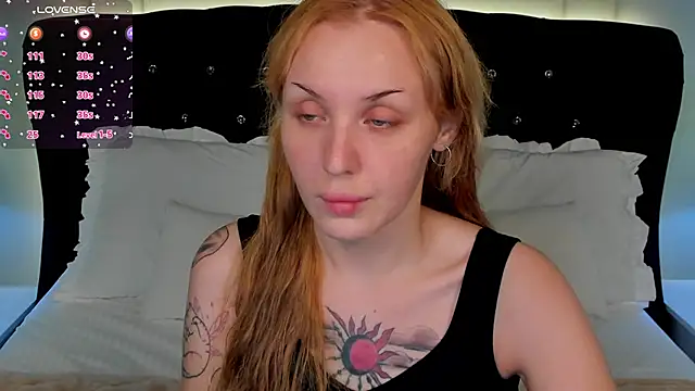 LianaFord online show from November 22, 2025, 8:52 pm