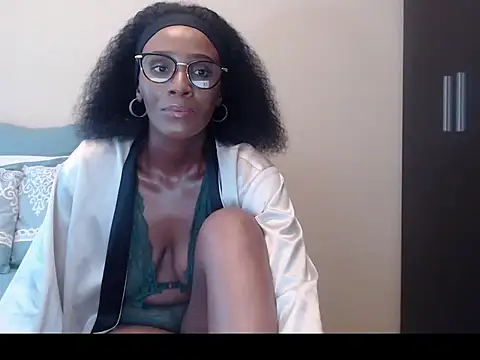 yummycherryxx online show from October 27, 2025, 7:01 am