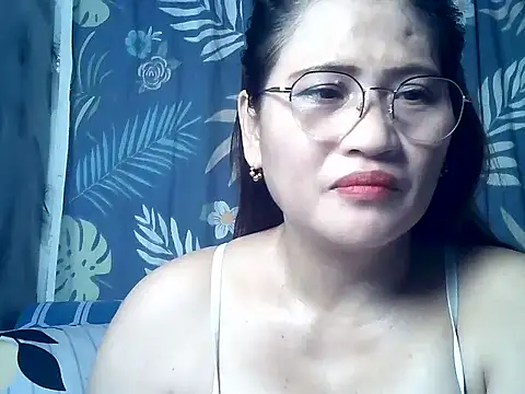 Amazing Angel22 online show from October 6, 2025, 4:37 pm