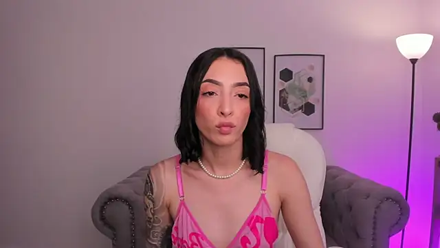 barbie scoth  online show from November 15, 2025, 7:10 pm