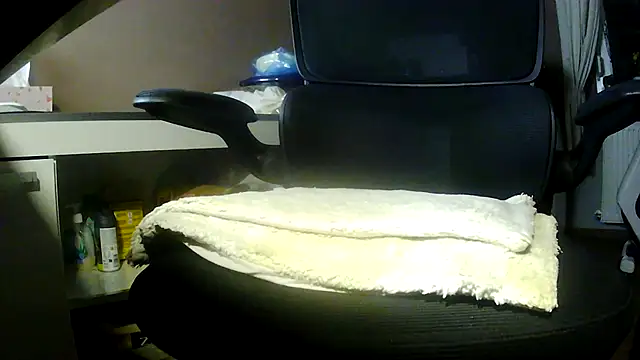 suedel65 online show from April 2, 2026, 2:42 am