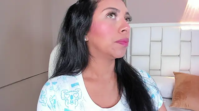  BunnyNaugthy online show from October 7, 2025, 12:24 pm