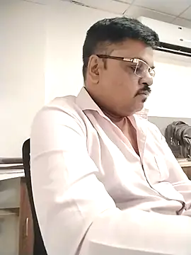Desi Londa 143 online show from May 7, 2026, 4:12 pm