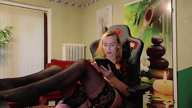 HotLana69 online show from October 19, 2025, 4:18 pm