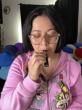 MsConejitaa online show from March 15, 2025, 5:37 pm