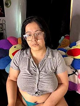 MsConejitaa online show from October 4, 2025, 5:33 pm