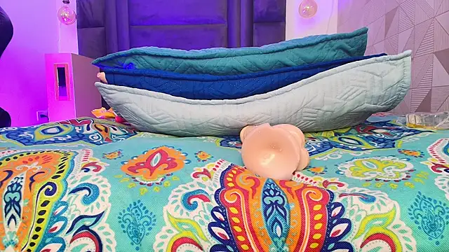 arletmss online show from March 18, 2025, 3:10 pm