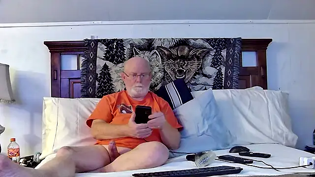 Snapshot of bigspike1960 chatting on February 2, 2026, 8:13 am bigspike1960 online show from February 2, 2026, 8:13 am