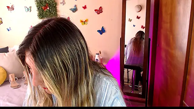 Jolie-Mature online show from April 8, 2026, 10:10 pm