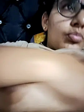 DanielleEvans  online show from February 23, 2025, 5:39 pm