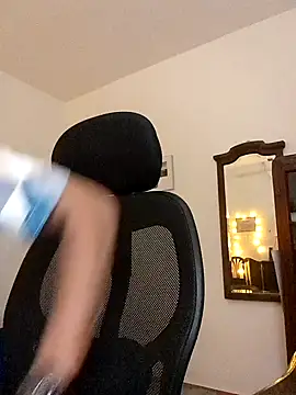  IRRESISTIBLE  online show from February 18, 2025, 5:53 pm