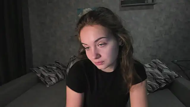 KristinaLoison online show from January 17, 2026, 2:22 pm