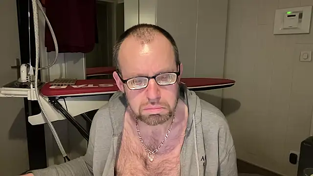 FABIOGLASSES online show from February 3, 2026, 12:31 am