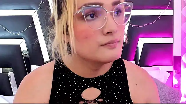 Snapshot of katya_kozlov chatting on February 15, 2025, 8:22 am katya kozlov online show from February 15, 2025, 8:22 am