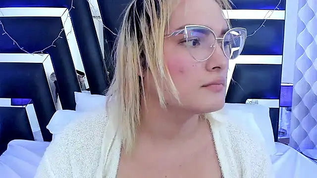 Snapshot of katya_kozlov chatting on February 26, 2025, 7:31 am katya kozlov online show from February 26, 2025, 7:31 am