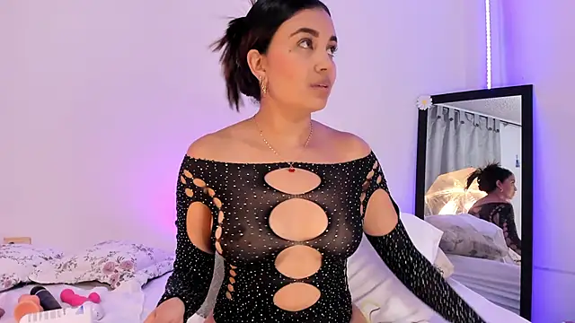 aisha es online show from January 14, 2025, 2:43 pm