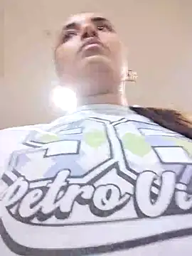 aisha es online show from March 12, 2025, 9:56 pm