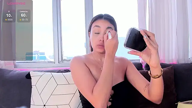 aisha es online show from September 28, 2025, 1:49 pm