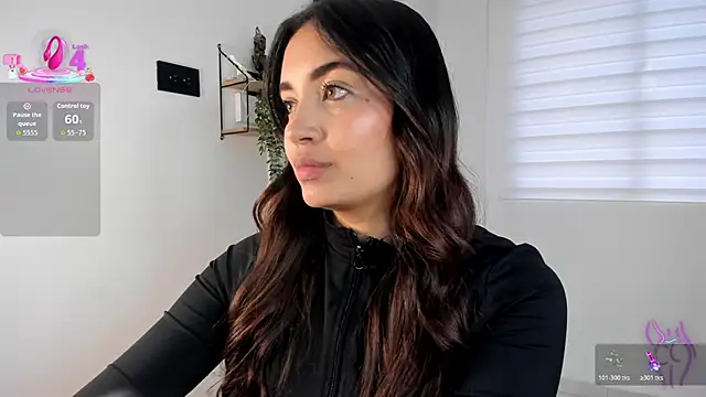 aisha es online show from May 25, 2026, 9:21 pm