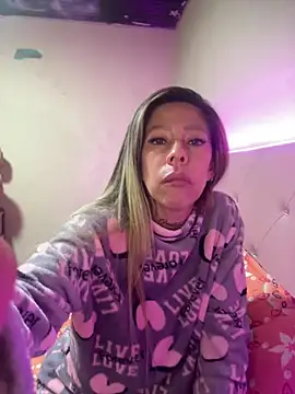 Snapshot of Karly_moon chatting on March 23, 2025, 3:32 am Karly moon online show from March 23, 2025, 3:32 am