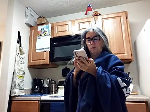 EvaRobinson online show from January 16, 2025, 1:58 pm