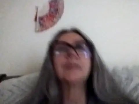 EvaRobinson online show from February 12, 2025, 2:45 am