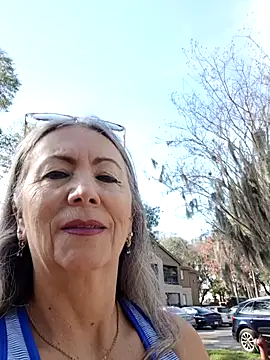 EvaRobinson online show from February 13, 2025, 3:24 pm