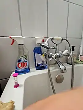 feathersify online show from September 15, 2025, 8:14 am