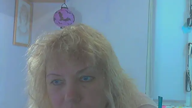 Snapshot of Lusi-777 chatting on May 10, 2026, 2:33 pm Lusi-777 online show from May 10, 2026, 2:33 pm
