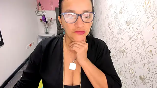 MarilynMiilf  online show from December 28, 2024, 11:05 pm