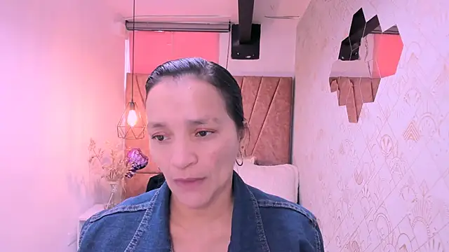 MarilynMiilf  online show from October 4, 2025, 7:34 pm