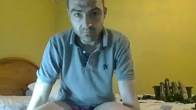 ThatGuyNextDoor1992 online show from March 4, 2025, 6:37 am