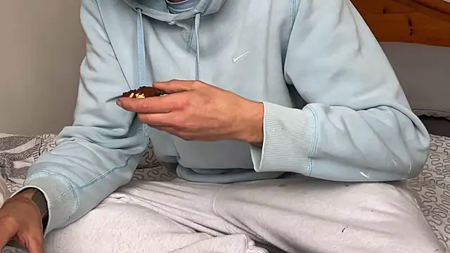 ThatGuyNextDoor1992 online show from October 5, 2025, 10:35 am