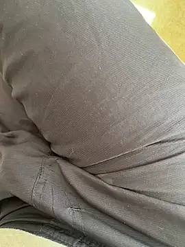 gokhanbey34 online show from April 25, 2026, 1:14 pm