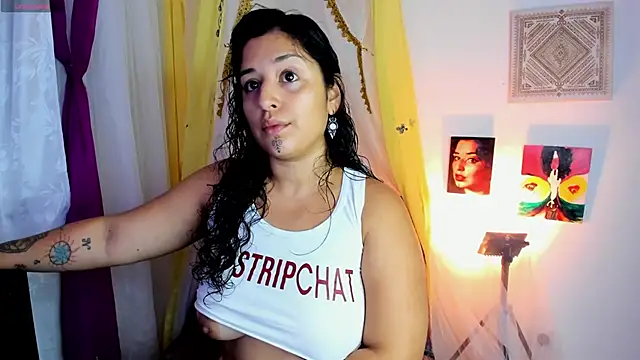 sophiaamethystt online show from November 27, 2025, 4:42 pm