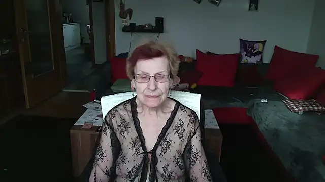 HeisseomaOriginal online show from April 10, 2026, 7:13 am