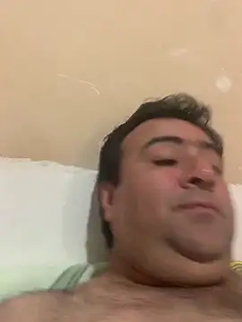 Snapshot of EmilianoGt chatting on November 12, 2025, 9:36 pm EmilianoGt online show from November 12, 2025, 9:36 pm