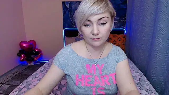 BlondPearl online show from October 26, 2025, 9:42 pm