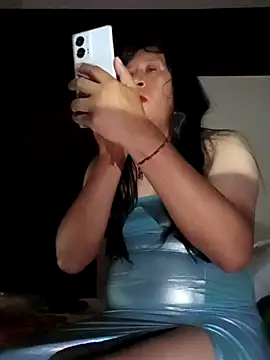 karlaalva online show from October 27, 2025, 6:50 am