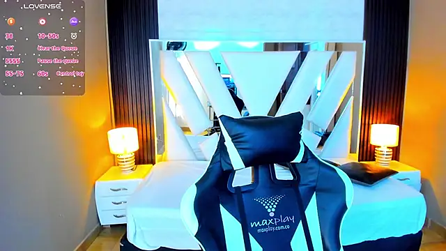 Linda4Petite online show from October 7, 2025, 6:16 pm