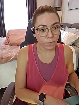 Ellie-L-Elizabeth online show from December 4, 2024, 5:33 pm