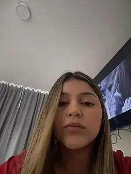 lunablossom  online show from February 14, 2026, 8:16 pm