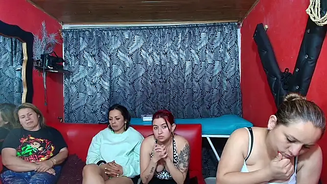 lesbiancuple online show from March 22, 2025, 3:41 am