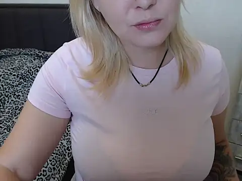 leeilawow online show from September 10, 2025, 6:24 am